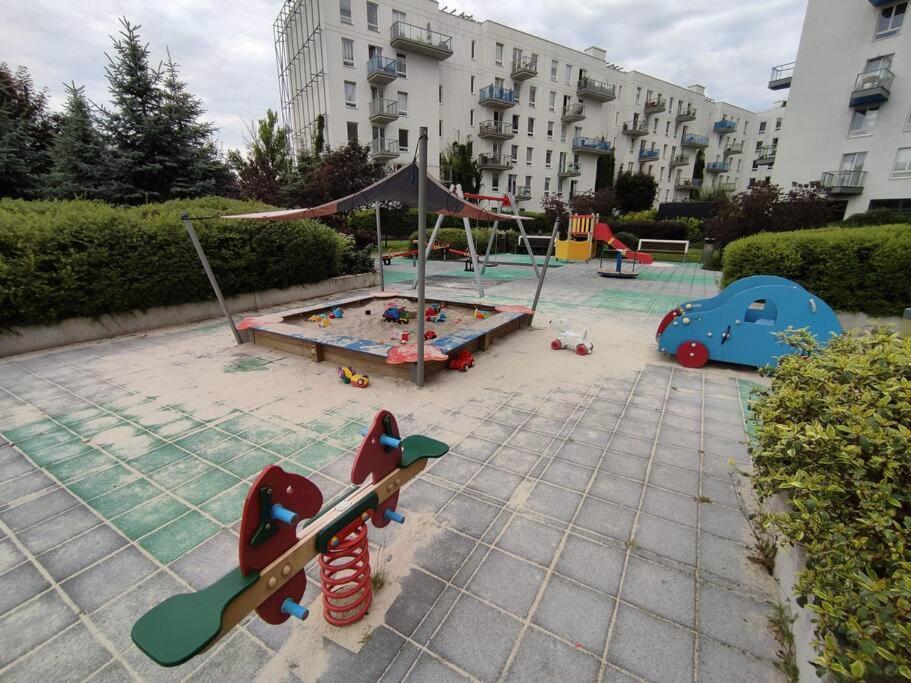 Urocze Mieszkanie Z Tarasem.gym.netflix.wifi Apartamento Varsovia
